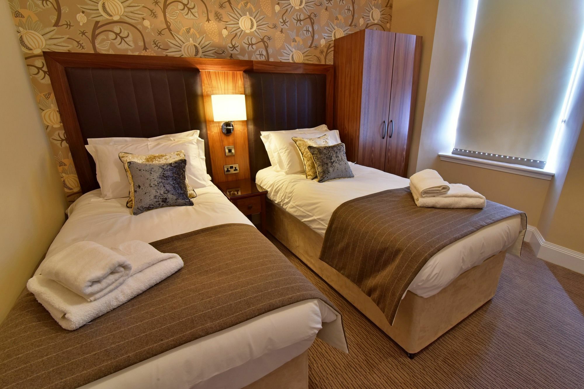 The Townhouse Aberfeldy - Rooms & Breakfast Esterno foto